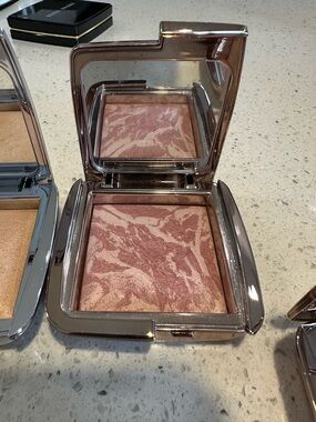 Hourglass Blush — Mood Exposure